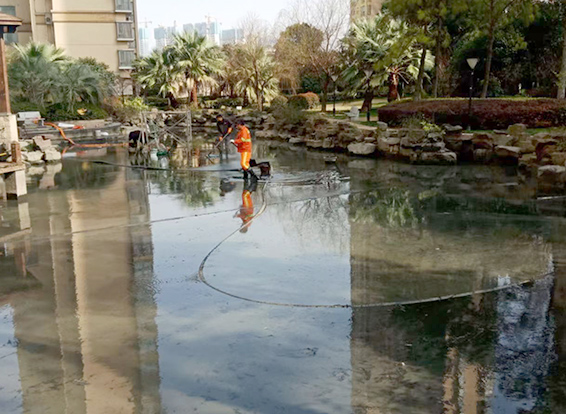 兴隆台景观池淤泥清理