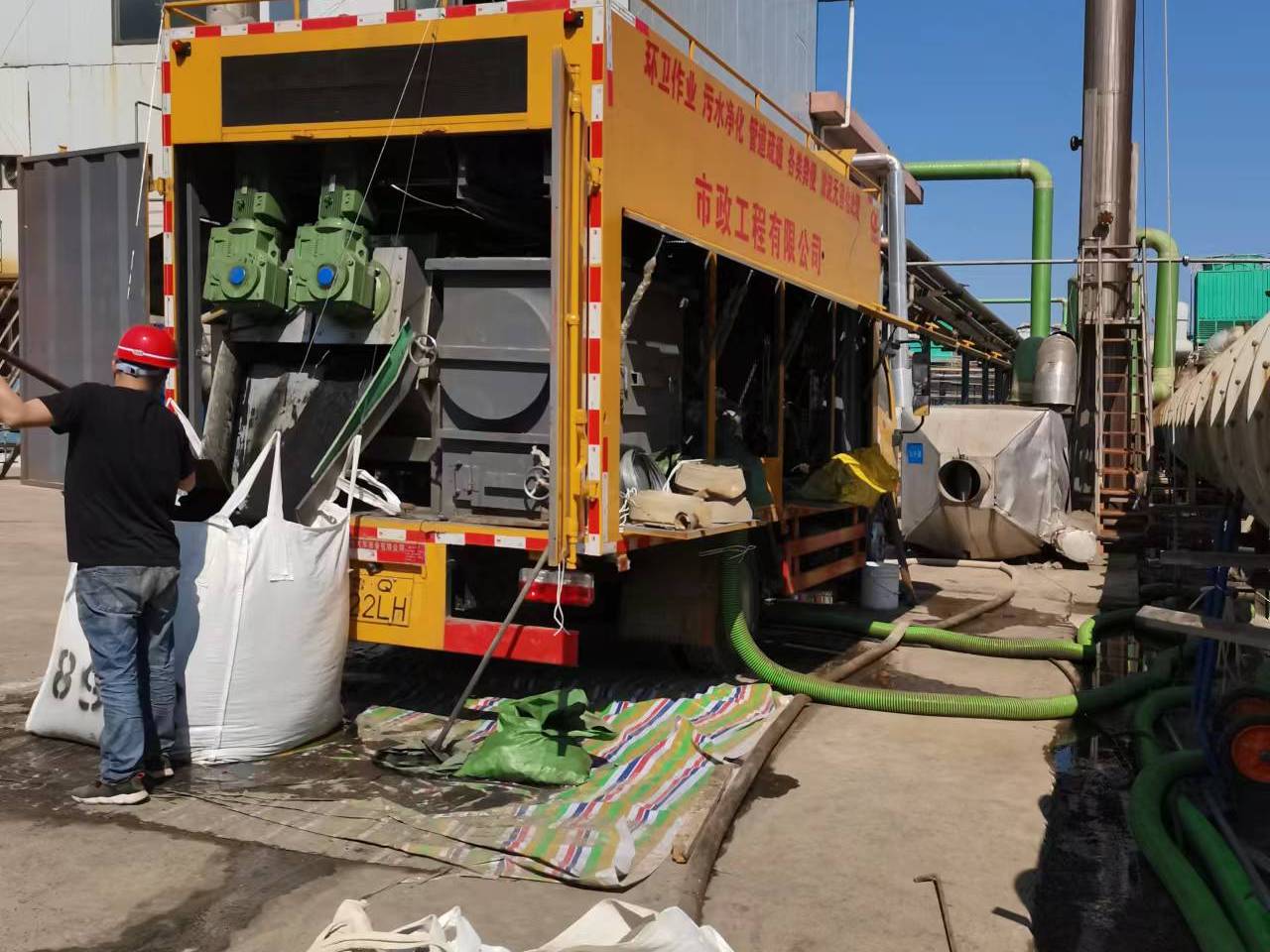 兴隆台淤泥压干处理